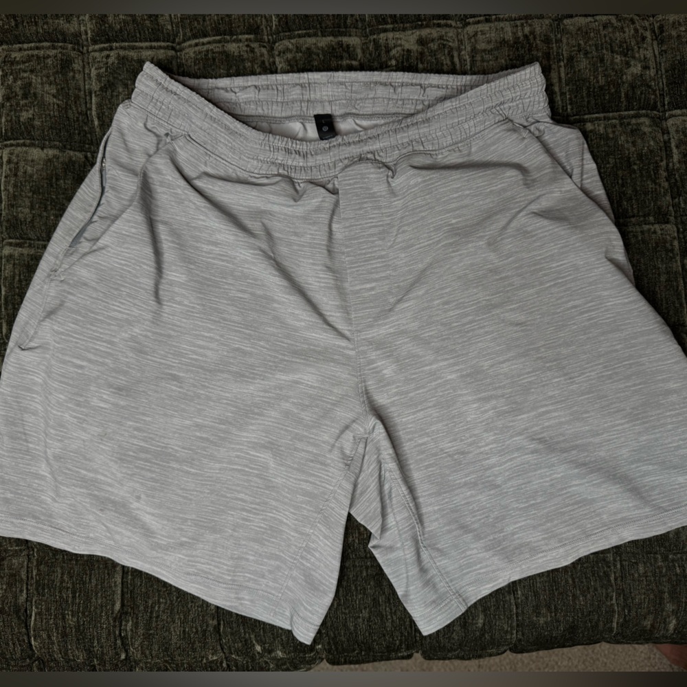 7” Pace Breaker Linerless Lululemon Men's Gray Shorts